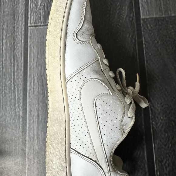 Nike Court Borough Low Triple White Trainers Sneakers 838937-111 Men's Size 9 - Picture 3 of 12